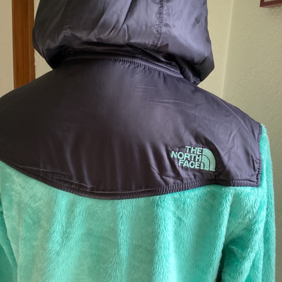 The North Face Fleece Hooded Jacket - Picture 5 of 8